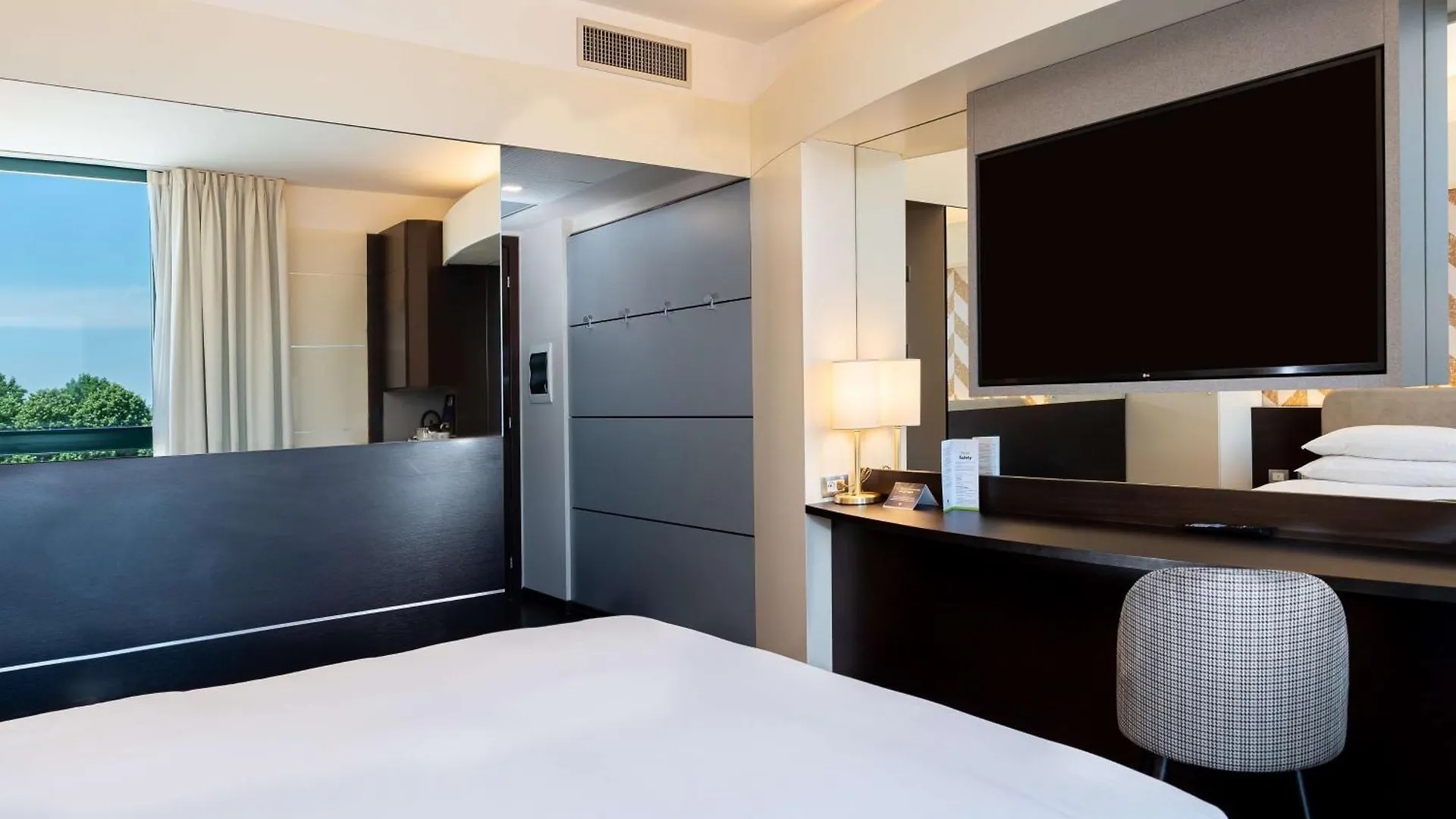 Doubletree By Hilton Milan Malpensa Solbiate Olona Hotel Italy