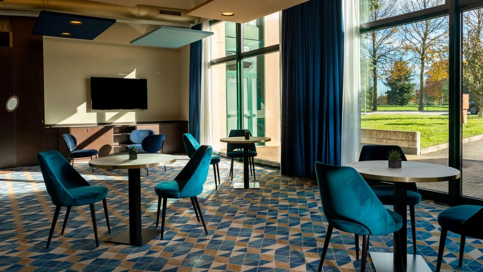 Doubletree By Hilton Milan Malpensa Solbiate Olona Hotel 4*,