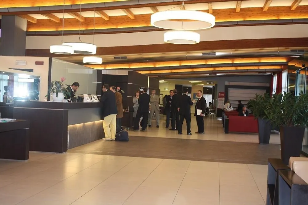 Doubletree By Hilton Milan Malpensa Solbiate Olona Hotel 4*,